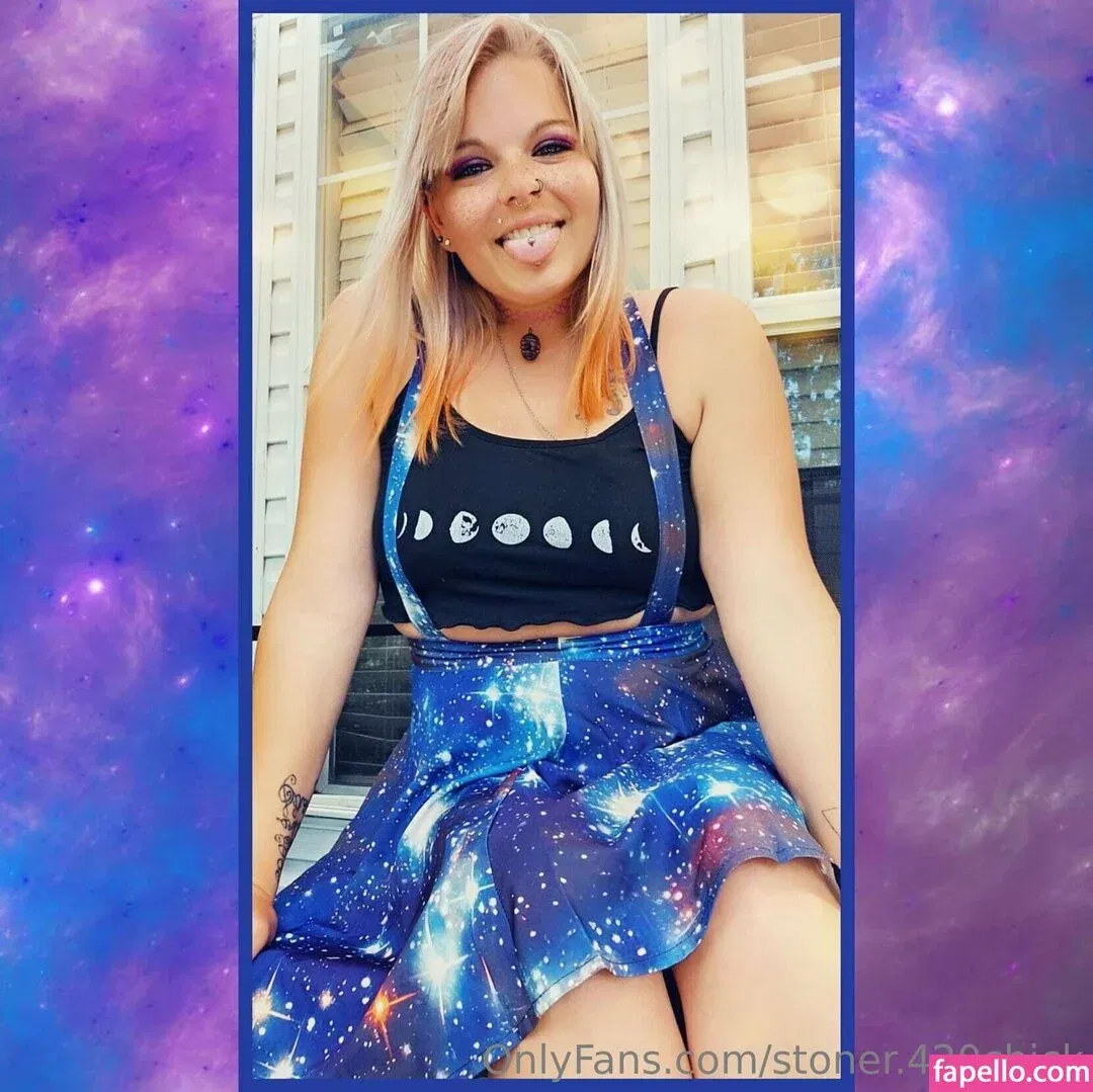 stoner.420chick Onlyfans Photo Gallery 