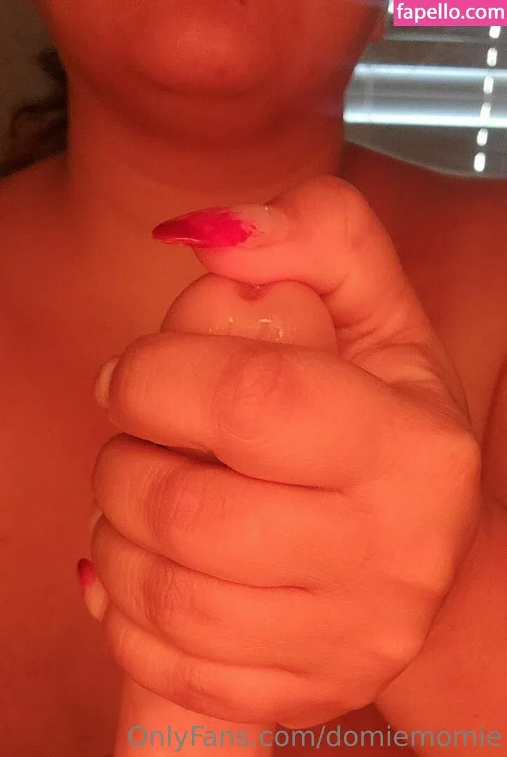 tem_momo Onlyfans Photo Gallery 