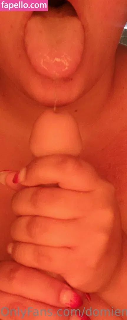 tem_momo Onlyfans Photo Gallery 