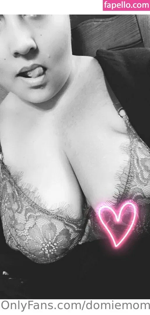 tem_momo Onlyfans Photo Gallery 