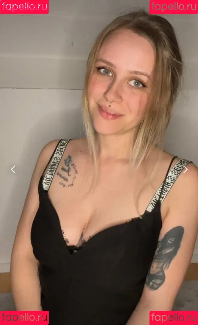 Luna_zuhause Onlyfans Photo Gallery 