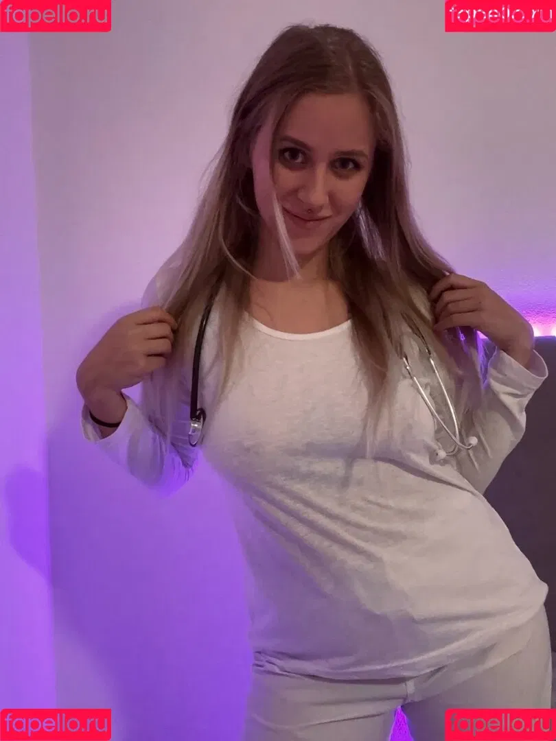 Luna_zuhause Onlyfans Photo Gallery 