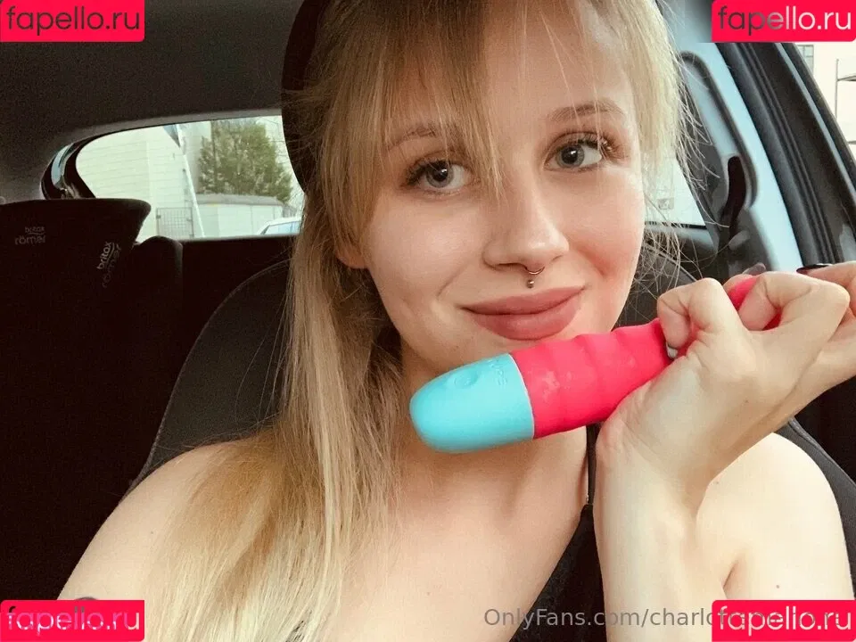 Luna_zuhause Onlyfans Photo Gallery 