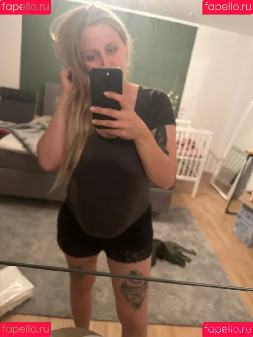 Luna_zuhause Onlyfans Photo Gallery 