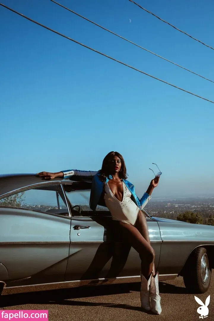 Victoria Antoinette Onlyfans Photo Gallery 