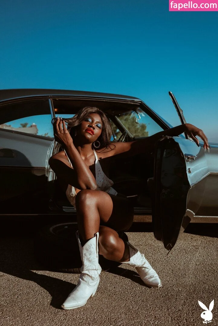 Victoria Antoinette Onlyfans Photo Gallery 