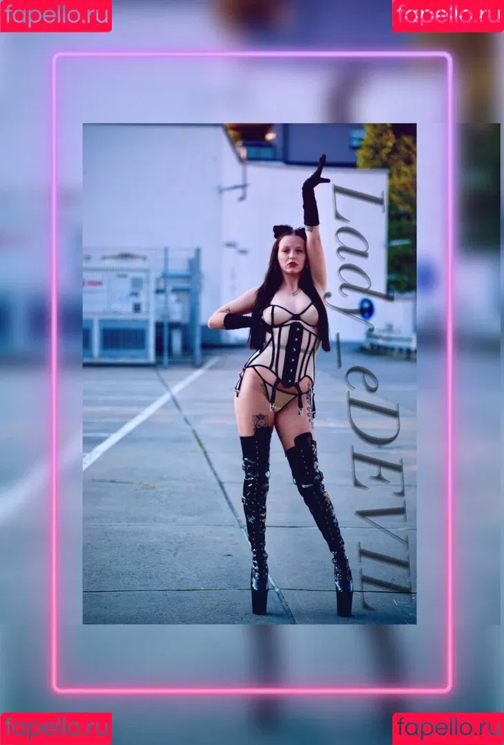 Evee_Avery Onlyfans Photo Gallery 