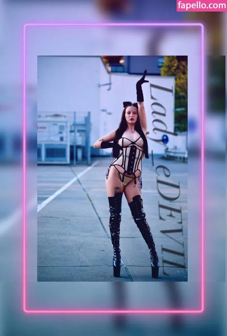 Evee_Avery Onlyfans Photo Gallery 