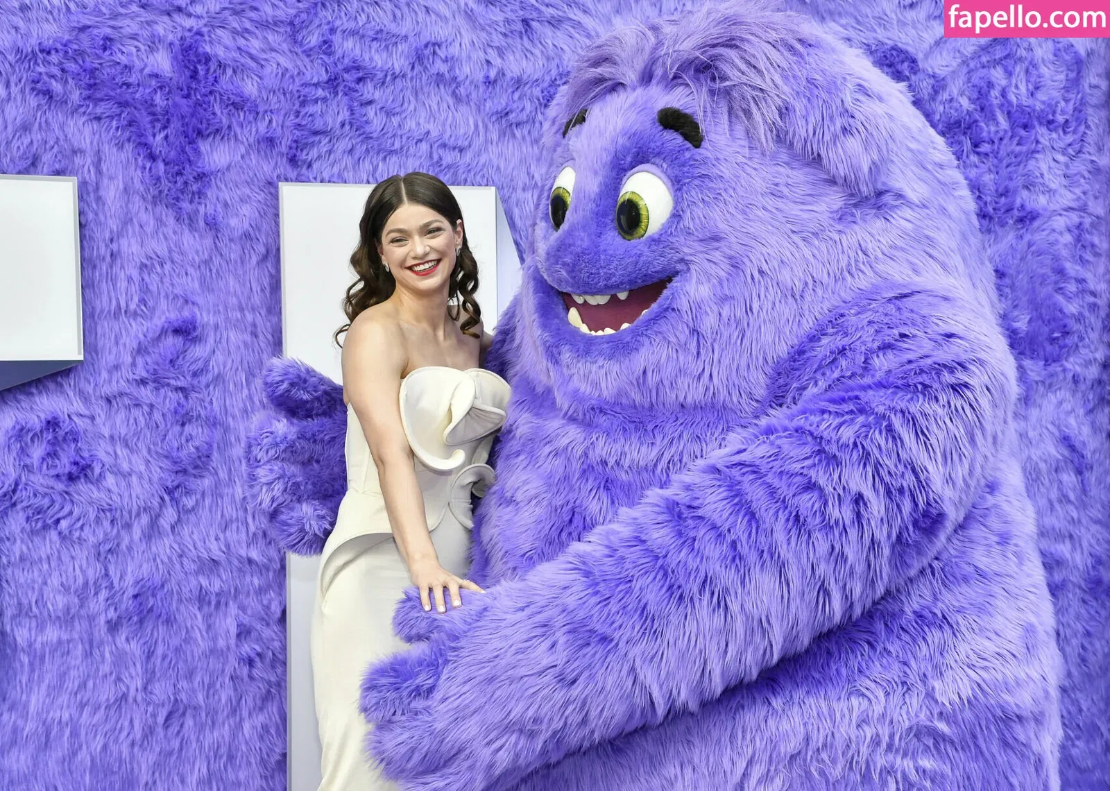 Catharine Daddario Onlyfans Photo Gallery 