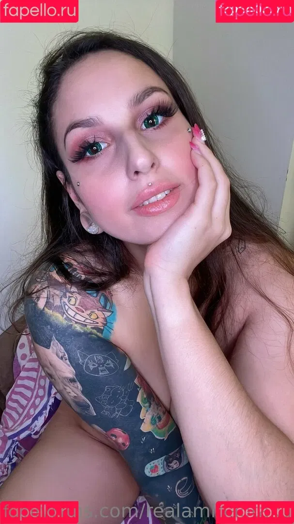 realaminaotaku Onlyfans Photo Gallery 