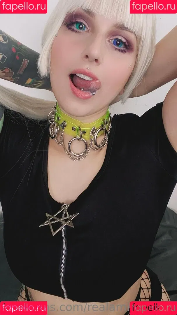 realaminaotaku Onlyfans Photo Gallery 