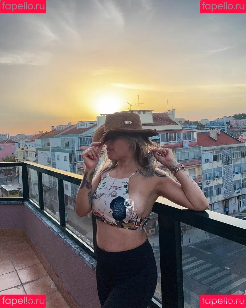 Dani Botan Onlyfans Photo Gallery 