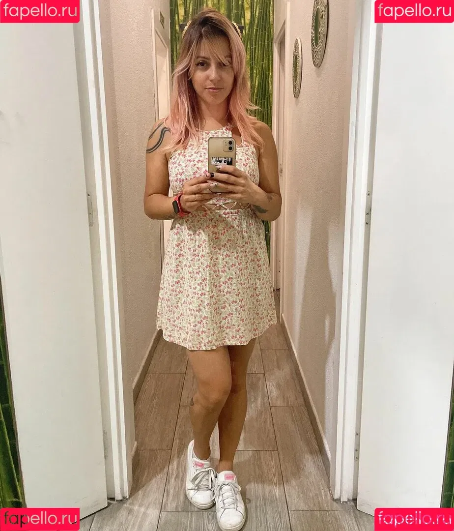 Dani Botan Onlyfans Photo Gallery 