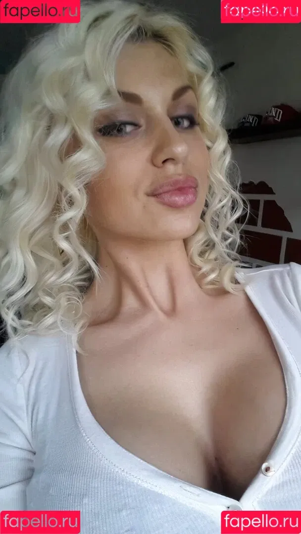 AnnaSahnehexeTV Onlyfans Photo Gallery 