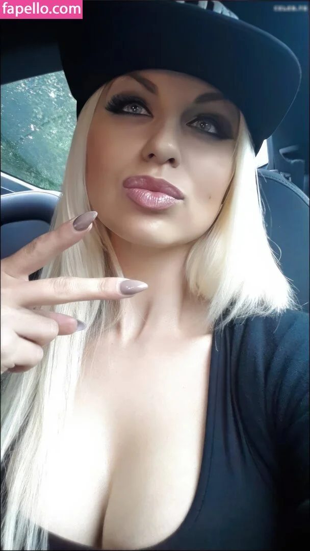 AnnaSahnehexeTV Onlyfans Photo Gallery 