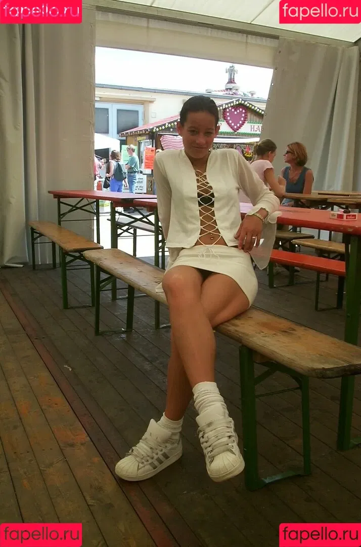 Feetperview / Sockenmädchen Onlyfans Photo Gallery 