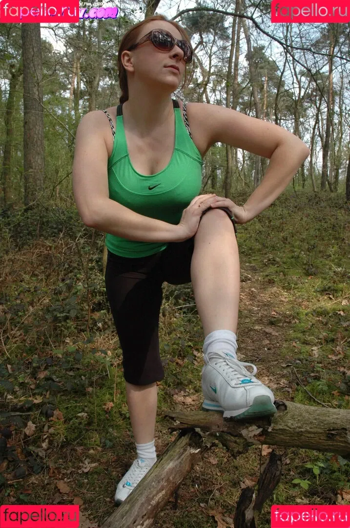 Feetperview / Sockenmädchen Onlyfans Photo Gallery 