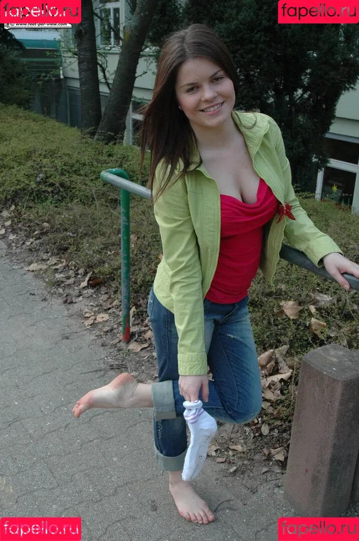 Feetperview / Sockenmädchen Onlyfans Photo Gallery 