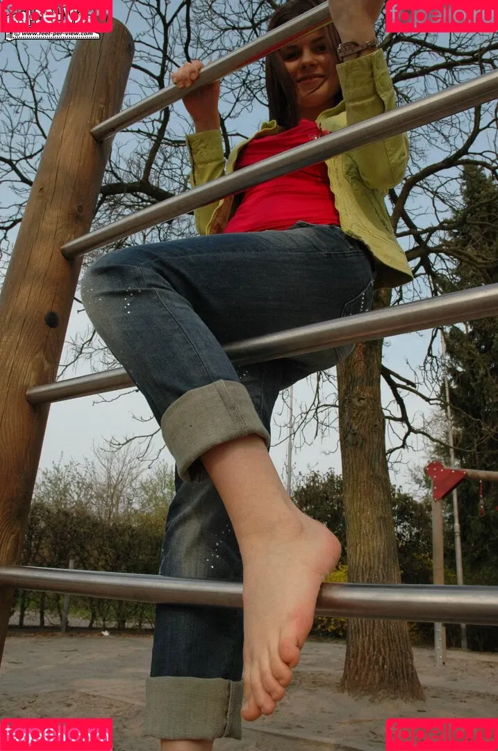 Feetperview / Sockenmädchen Onlyfans Photo Gallery 