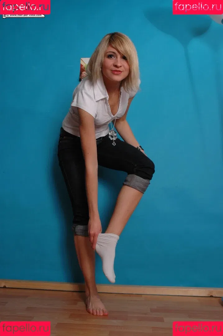 Feetperview / Sockenmädchen Onlyfans Photo Gallery 