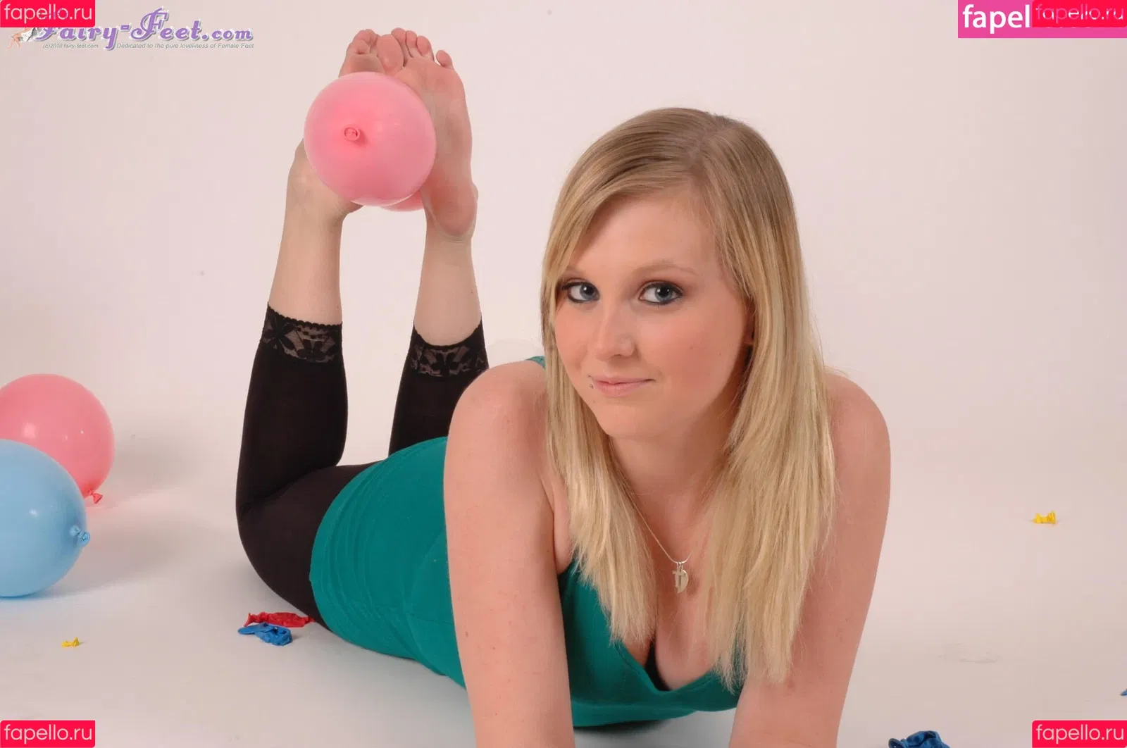 Feetperview / Sockenmädchen Onlyfans Photo Gallery 