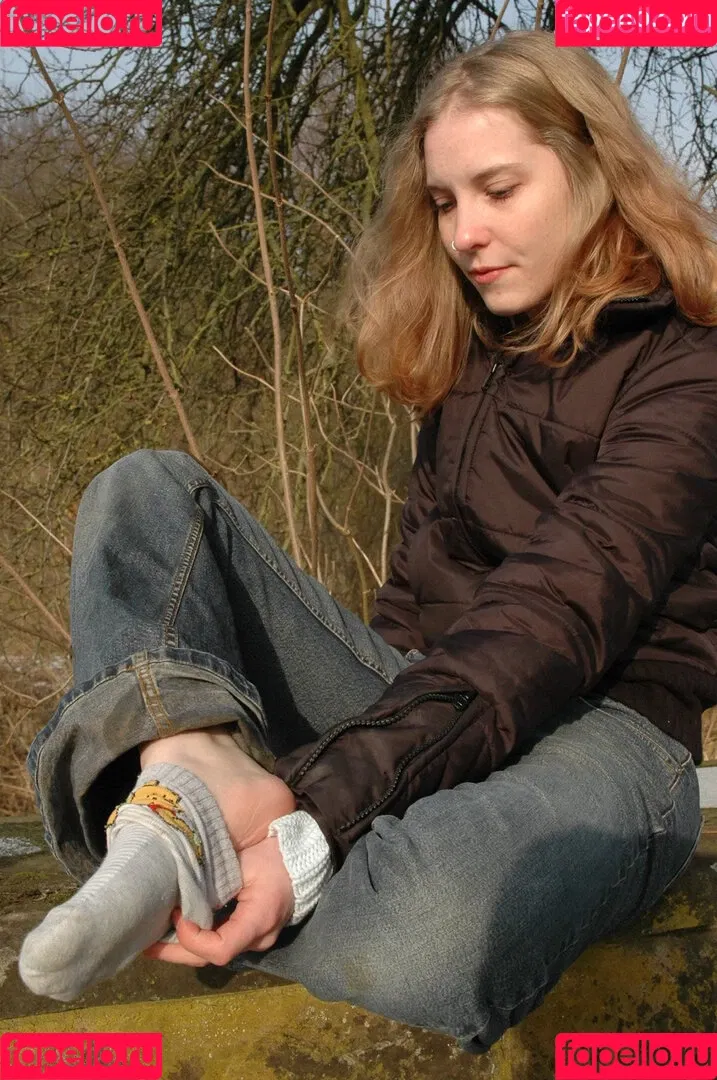 Feetperview / Sockenmädchen Onlyfans Photo Gallery 