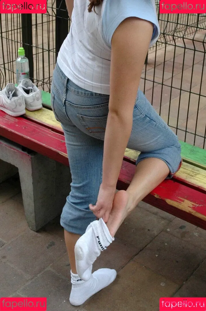 Feetperview / Sockenmädchen Onlyfans Photo Gallery 