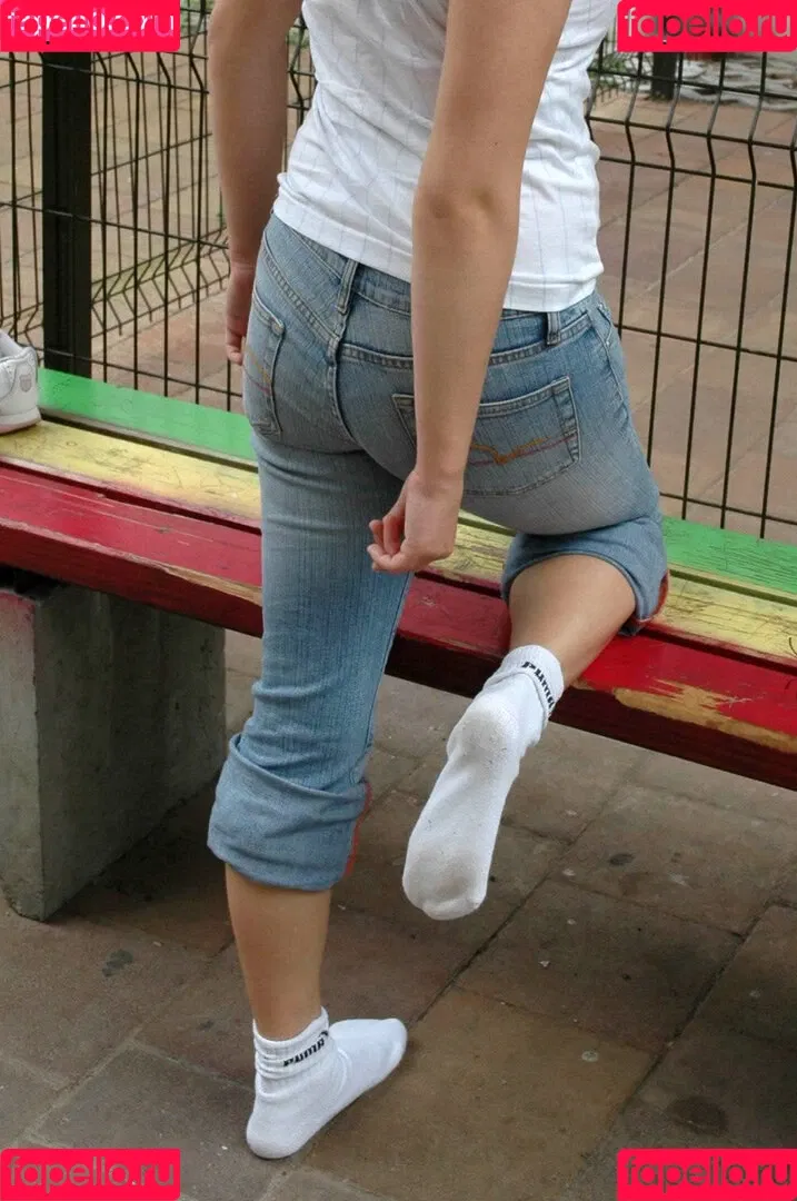 Feetperview / Sockenmädchen Onlyfans Photo Gallery 