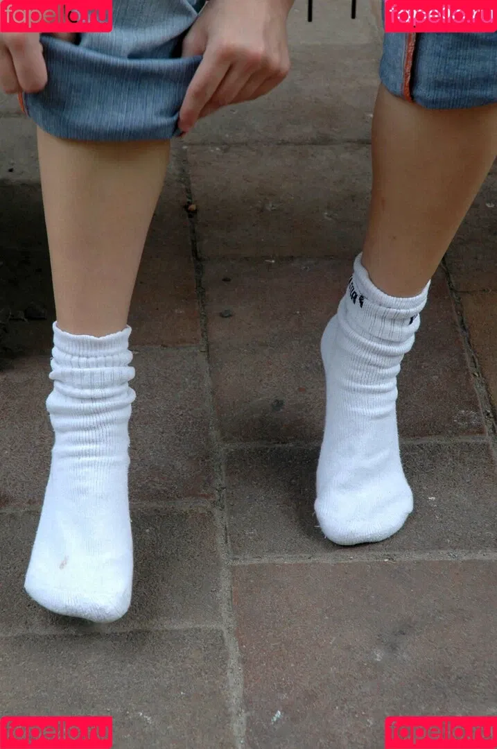 Feetperview / Sockenmädchen Onlyfans Photo Gallery 