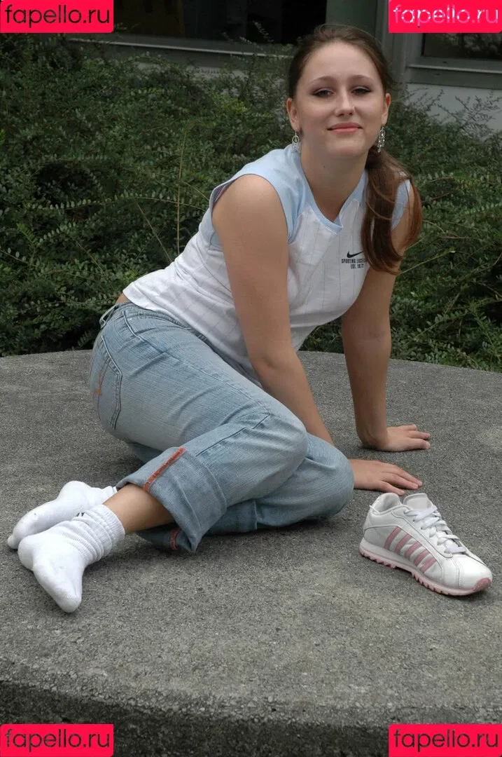 Feetperview / Sockenmädchen Onlyfans Photo Gallery 