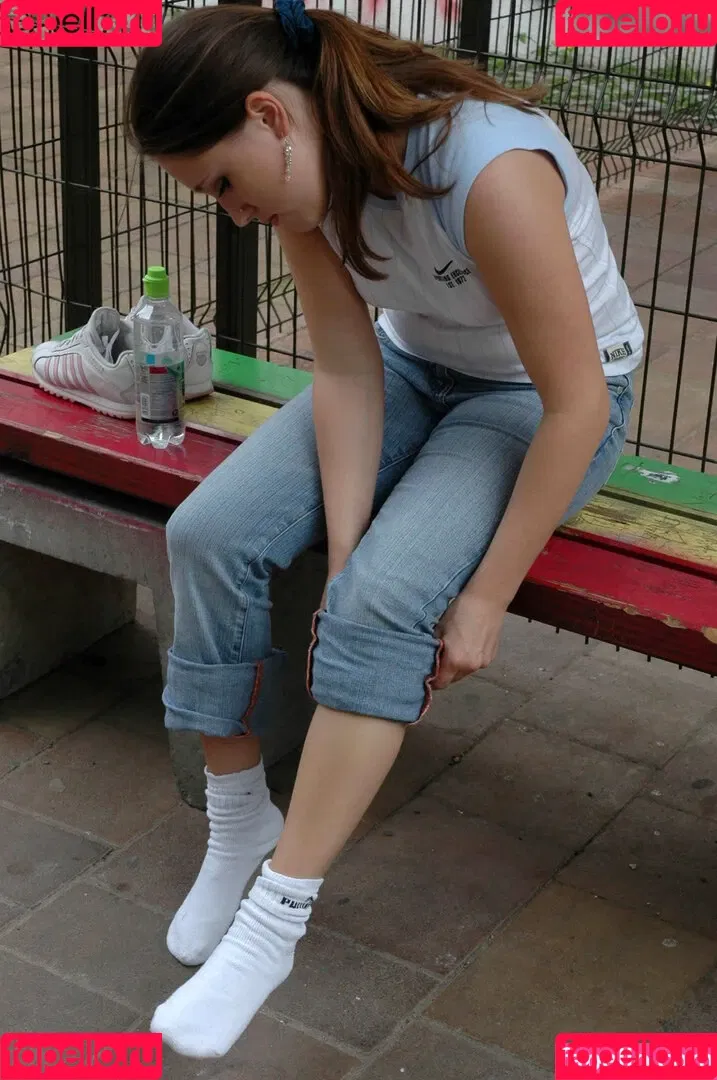 Feetperview / Sockenmädchen Onlyfans Photo Gallery 