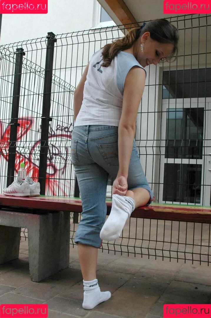 Feetperview / Sockenmädchen Onlyfans Photo Gallery 