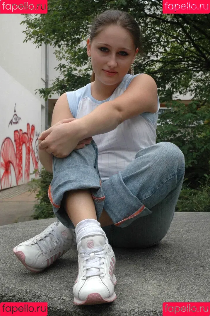 Feetperview / Sockenmädchen Onlyfans Photo Gallery 