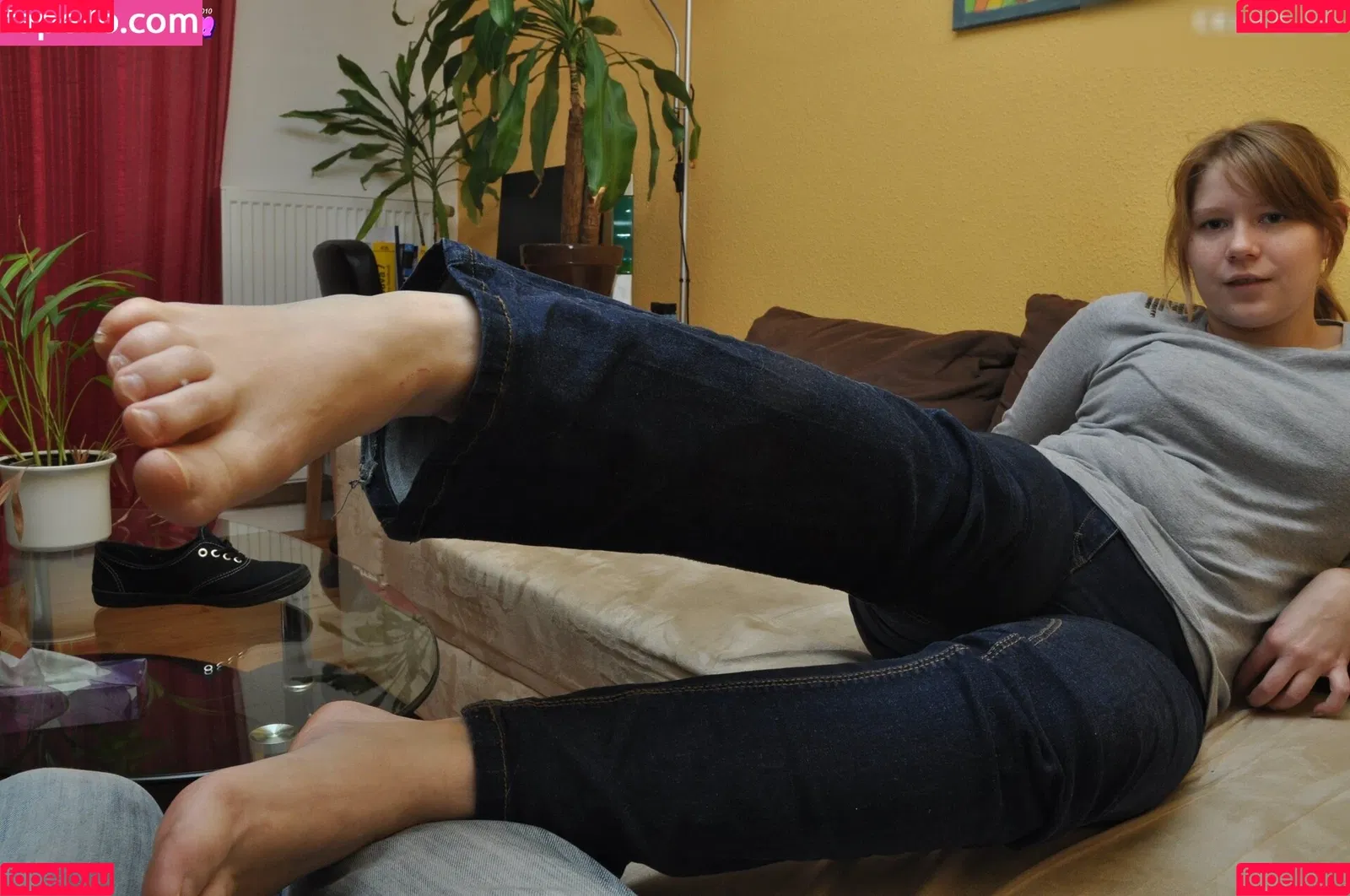 Feetperview / Sockenmädchen Onlyfans Photo Gallery 
