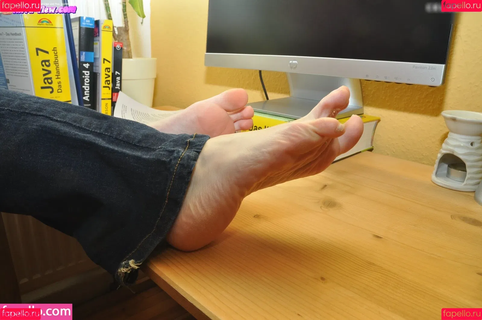 Feetperview / Sockenmädchen Onlyfans Photo Gallery 