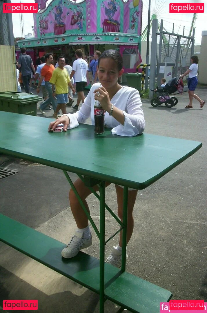 Feetperview / Sockenmädchen Onlyfans Photo Gallery 