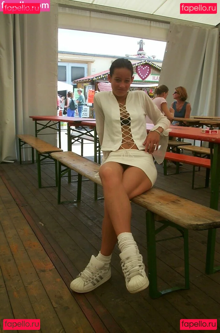 Feetperview / Sockenmädchen Onlyfans Photo Gallery 