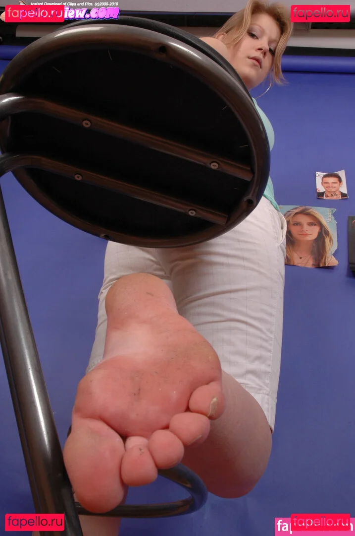 Feetperview / Sockenmädchen Onlyfans Photo Gallery 