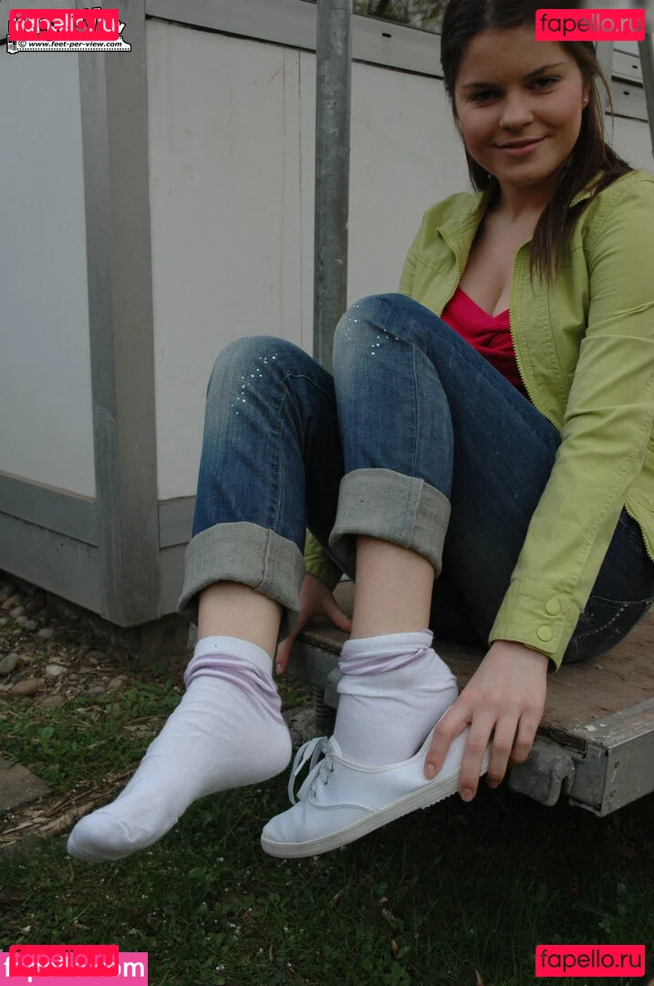 Feetperview / Sockenmädchen Onlyfans Photo Gallery 