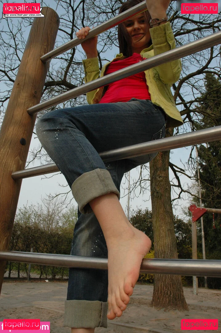 Feetperview / Sockenmädchen Onlyfans Photo Gallery 