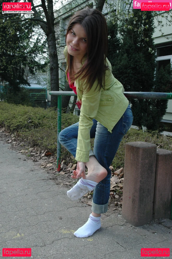 Feetperview / Sockenmädchen Onlyfans Photo Gallery 