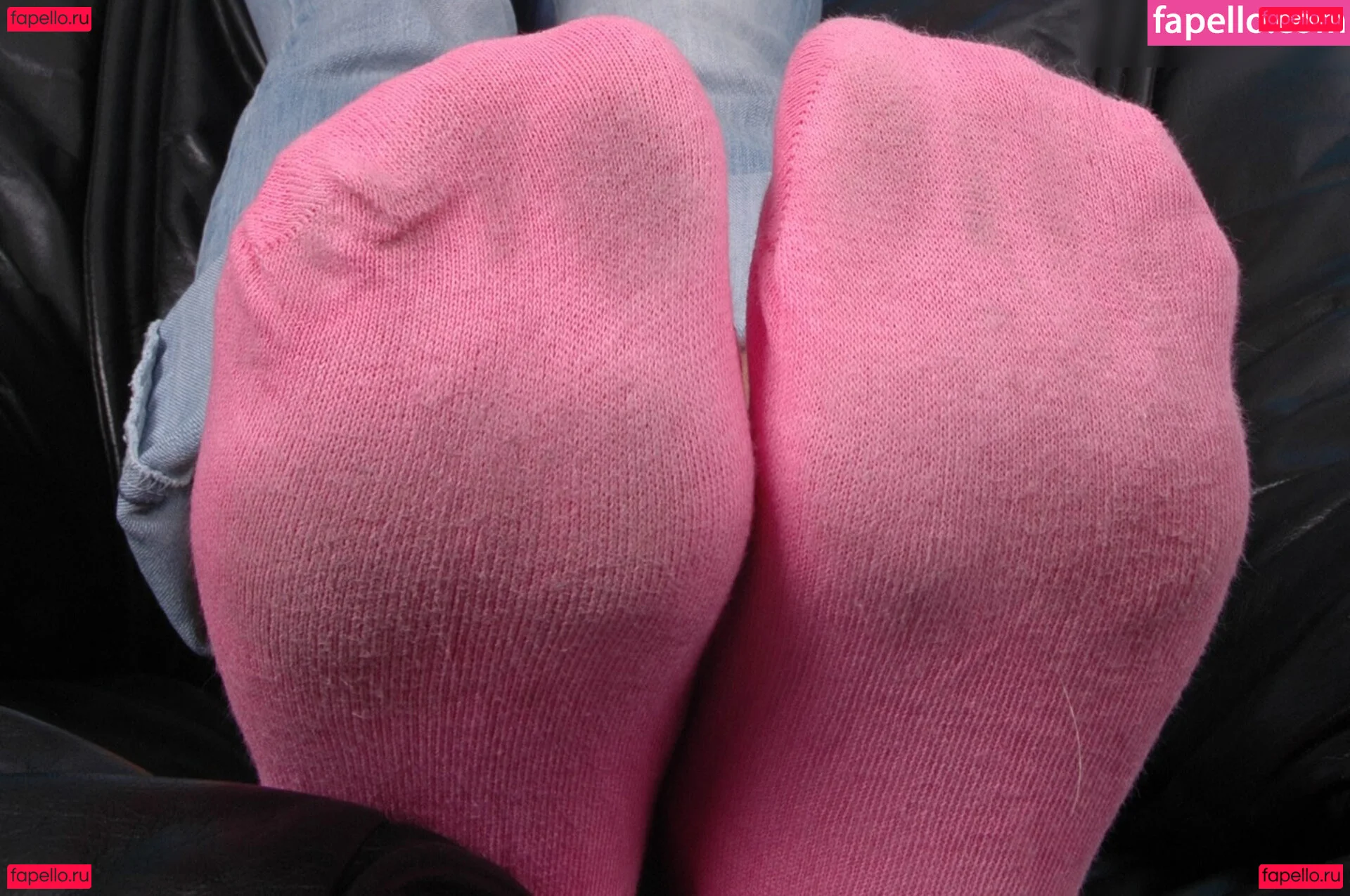 Feetperview / Sockenmädchen Onlyfans Photo Gallery 