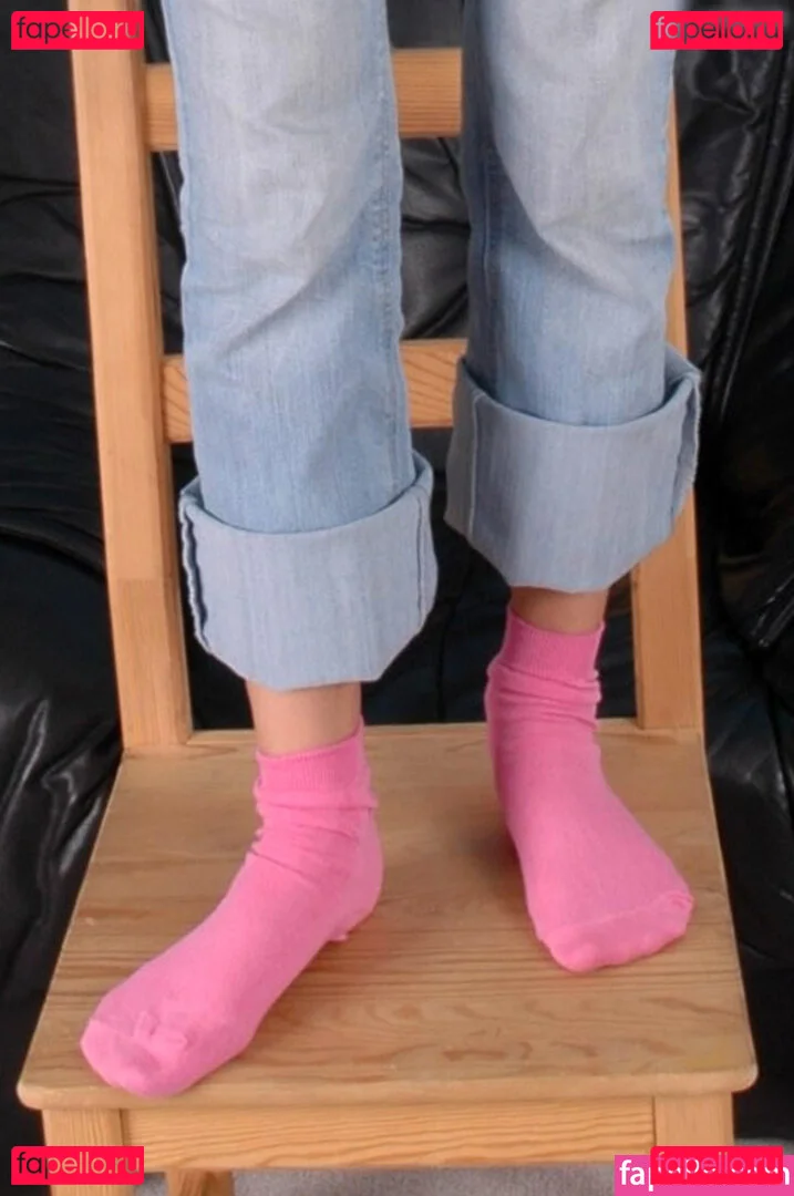 Feetperview / Sockenmädchen Onlyfans Photo Gallery 