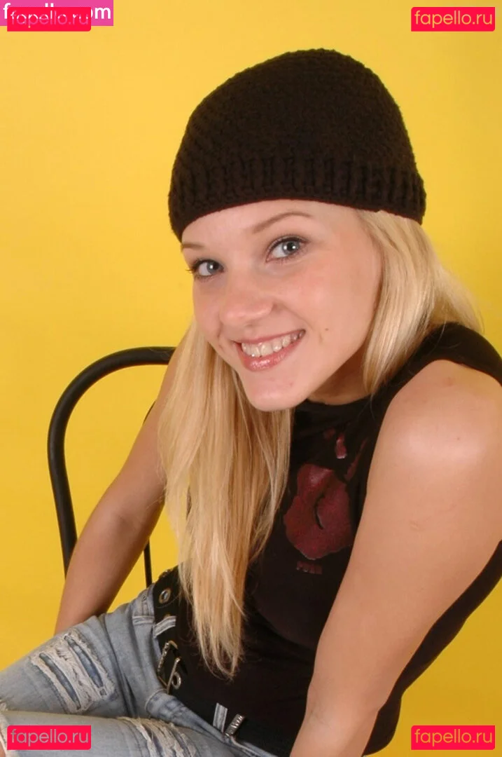 Feetperview / Sockenmädchen Onlyfans Photo Gallery 