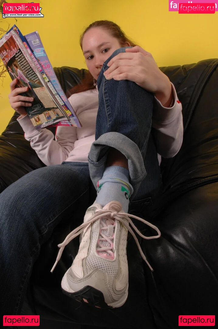 Feetperview / Sockenmädchen Onlyfans Photo Gallery 