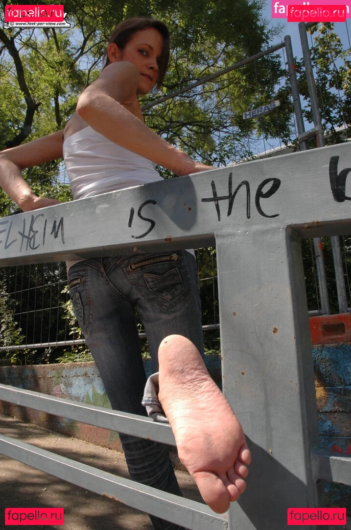 Feetperview / Sockenmädchen Onlyfans Photo Gallery 