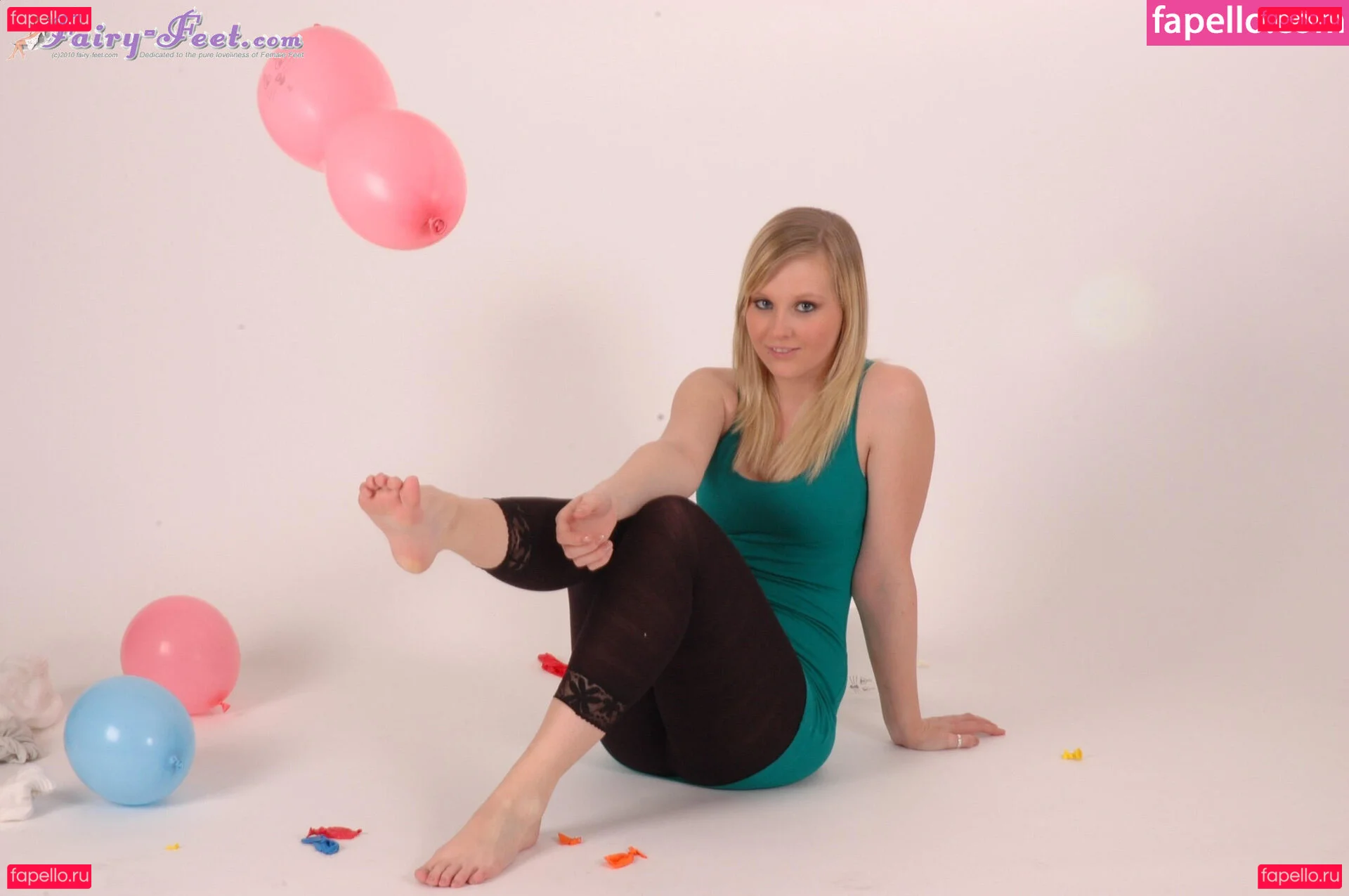 Feetperview / Sockenmädchen Onlyfans Photo Gallery 