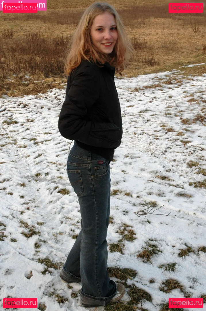 Feetperview / Sockenmädchen Onlyfans Photo Gallery 