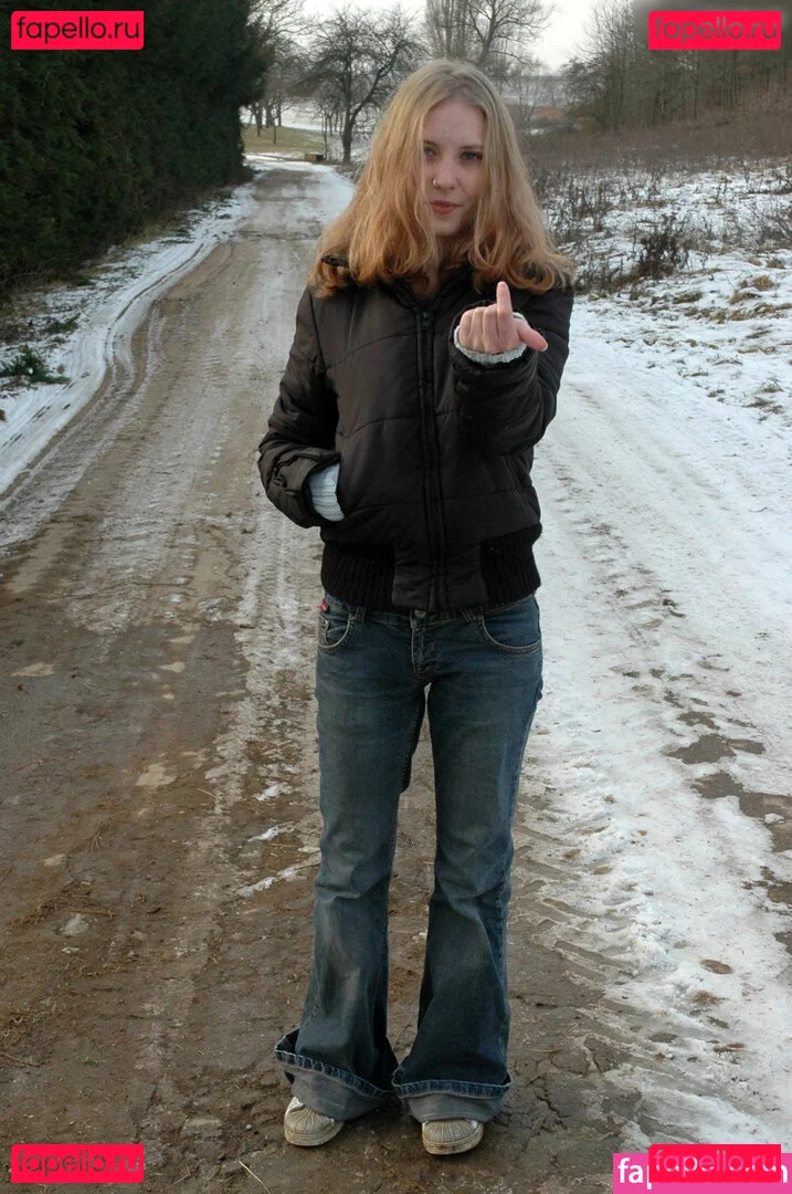 Feetperview / Sockenmädchen Onlyfans Photo Gallery 