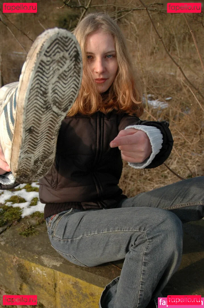 Feetperview / Sockenmädchen Onlyfans Photo Gallery 